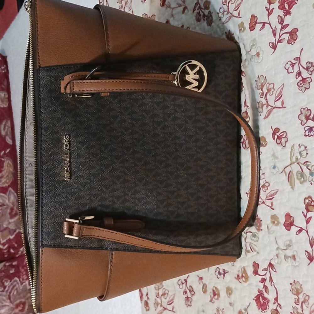 Michael Kors Charlotte bag - Picture 5 of 11